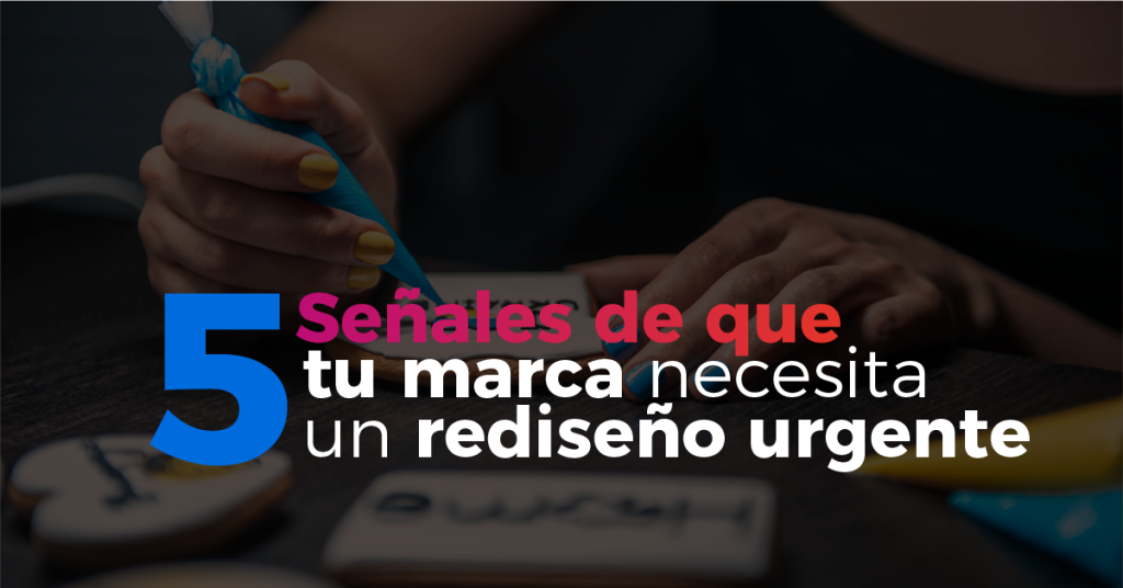 Imagen promocional de Beria Publicidad con el título "5 Señales de que tu marca necesita un rediseño urgente". Se observa a una persona decorando detalladamente un producto artesanal, reforzando el concepto de cuidado y estética visual para negocios en Villavicencio y Colombia.